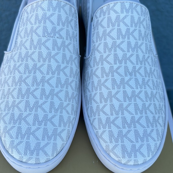 (NEW) Michael Michael Kors Women's Keaton Slip-On - Picture 6 of 10